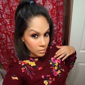 Meet your Posher, Elaine